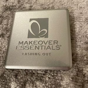 Me Makeover Essentials Lashing Out Neapolitan Eye Shadow, NEW